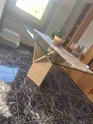 Mesa de cristal y piedra beige