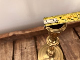 Candelabro dorado de metal