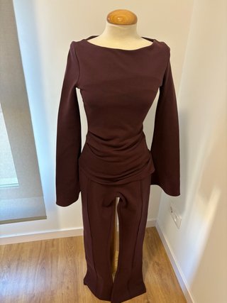 Conjunto Berenjena Talla S SIN ESTRENAR