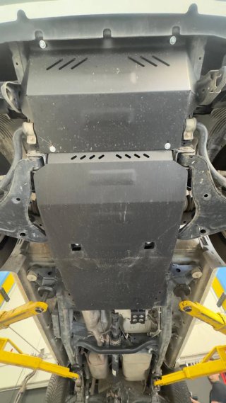 Cubre cárter metálico Mitsubishi L200