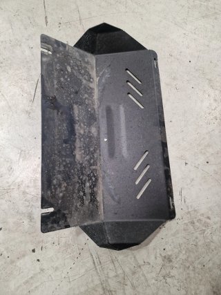 Cubre cárter metálico Mitsubishi L200