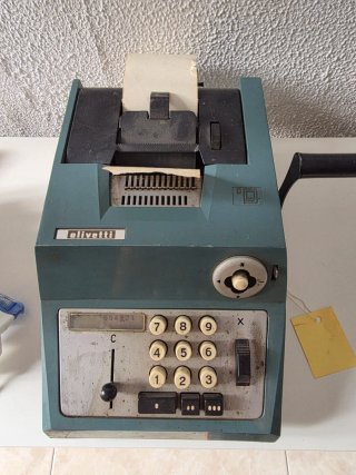 Calculadora Olivetti Mecánica