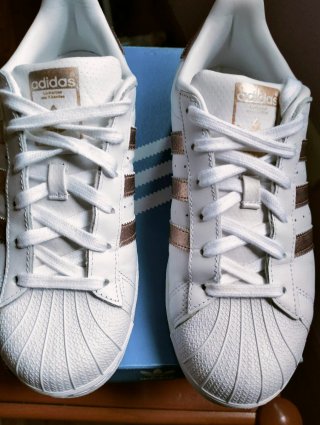 Adidas Superstar Blancas y Doradas Talla X