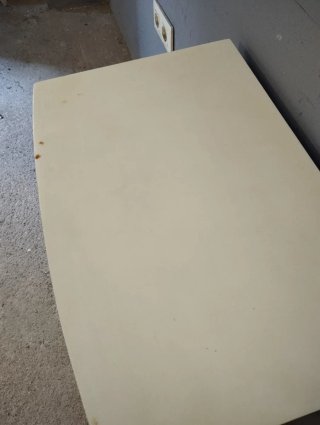 Mesita auxiliar de madera y metal