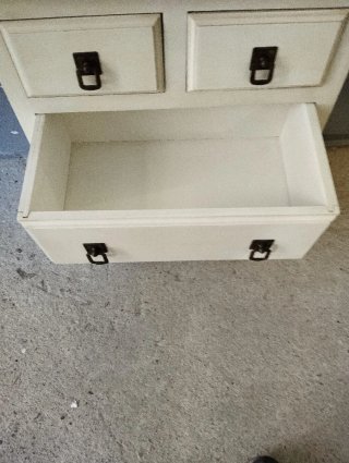 Mesita auxiliar de madera y metal