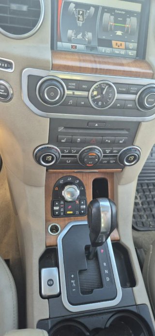 Land Rover Discovery 2012