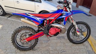 Moto Enduro Beta Azul/Roja
