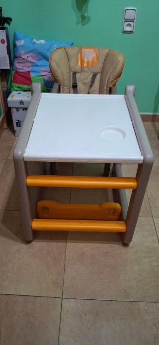 Trona JANE para bebé casi sin uso