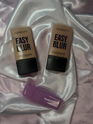 Huda Beauty Easy Blur Base + Colorete Uve
