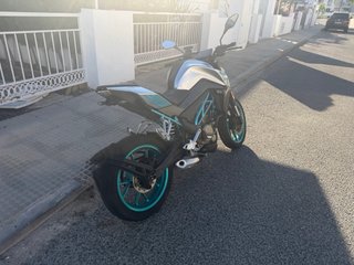 CF Moto 300cc Naked Negro