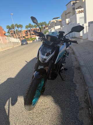 CF Moto 300cc Naked Negro
