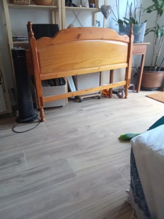 Cabezal de cama de pino