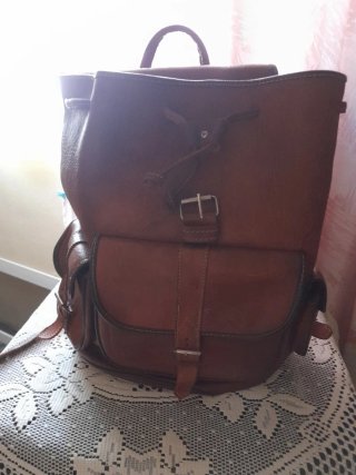 Bolso de cuero marrón