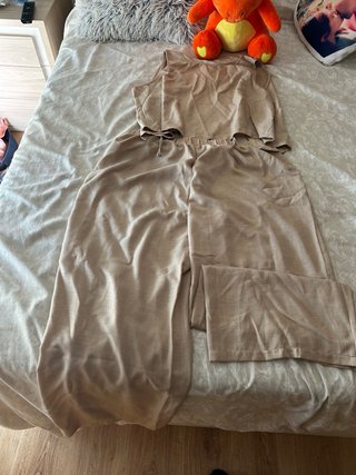 Conjunto beige
