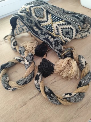 Bolso bandolera étnico con flecos
