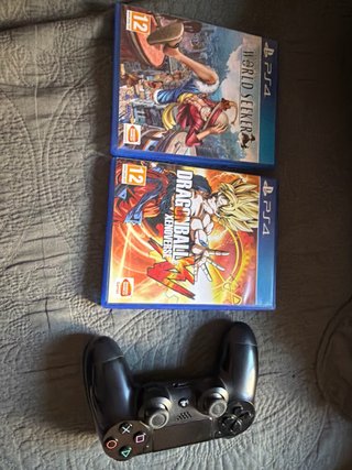 PS4 (PlayStation 4) Negra + 3 Mandos