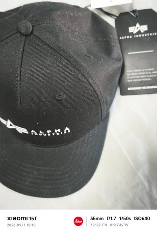 Gorra Alpha Industries negra nueva