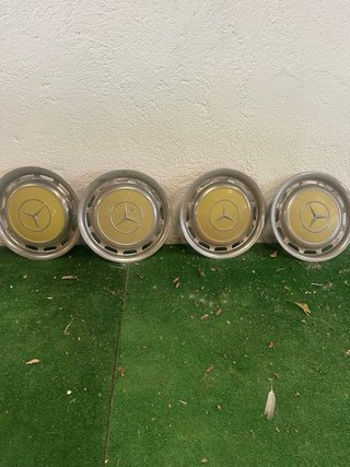 Tapacubos Mercedes Clásico Metálico