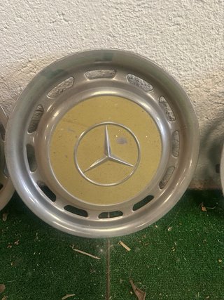 Tapacubos Mercedes Clásico Metálico