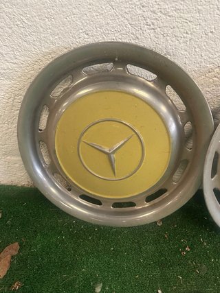 Tapacubos Mercedes Clásico Metálico