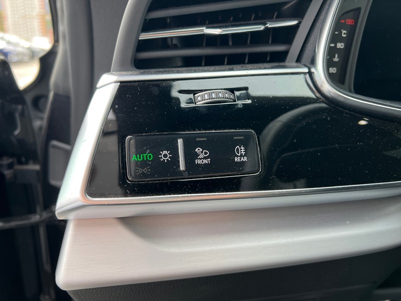 Audi Q8 2024, foto 18