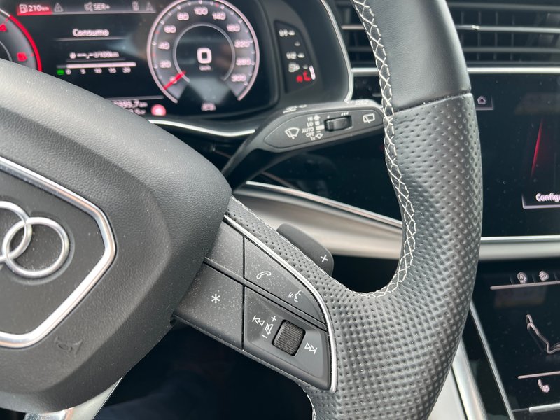 Audi Q8 2024, foto 23