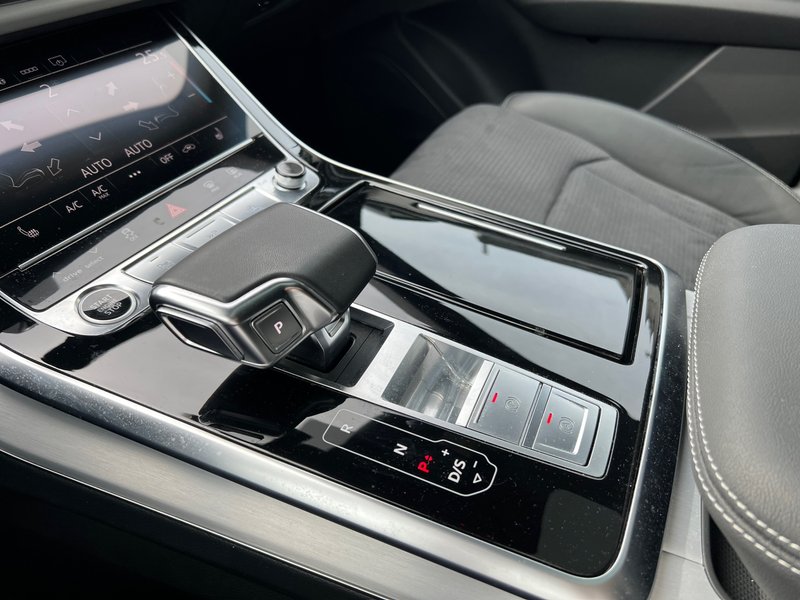 Audi Q8 2024, foto 29