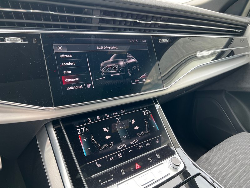Audi Q8 2024, foto 28