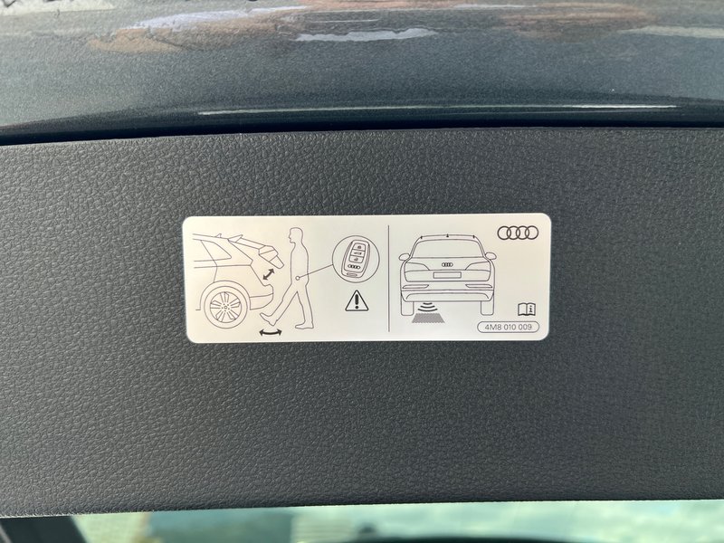 Audi Q8 2024, foto 24