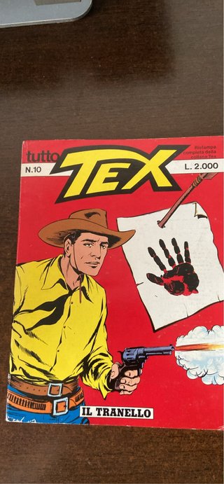 10 albi di Tex in buone condizioni
