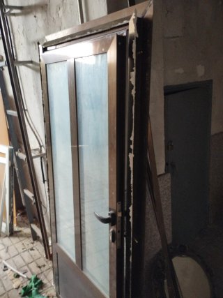 Puerta aluminio con cristal