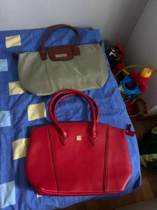 Lote 2 bolsos: beige y rojo