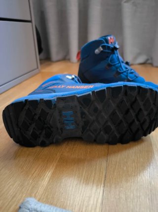 Botas montaña Helly Hansen waterproof T35