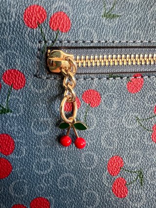 Bolso Guess Azul Cerezas Nuevo