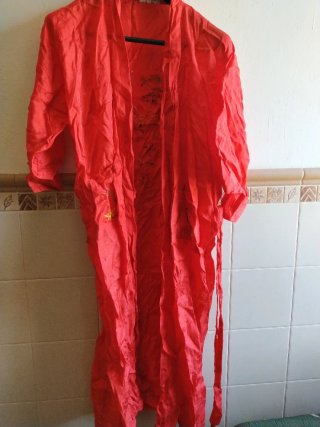 Bata de verano roja