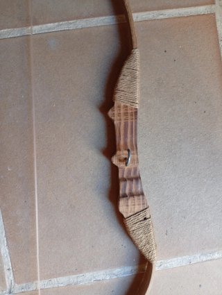 Arco in legno per frecce