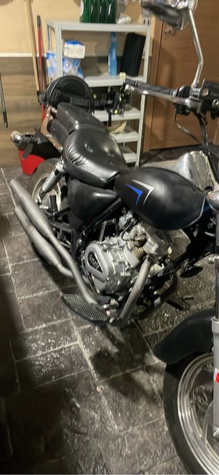 Moto Custom 125cc Negra y Plata