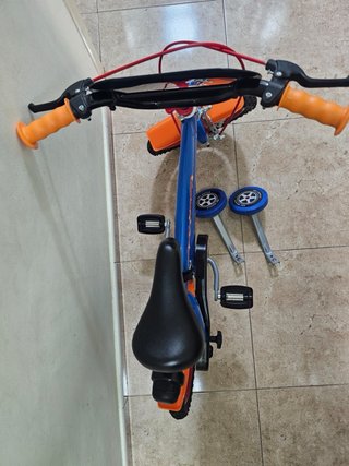 Bicicleta Hot Wheels +4 años