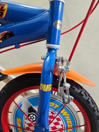 Bicicleta Hot Wheels +4 años