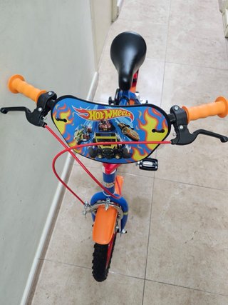 Bicicleta Hot Wheels +4 años