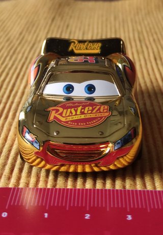 RAYO MCQUEEN ORO