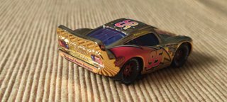 RAYO MCQUEEN ORO