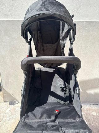 Carro de bebé negro