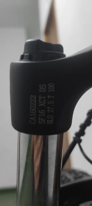 Bicicleta de Montaña Orbea Negra y Azul