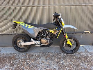 Husqvarna 701 Supermoto 2023