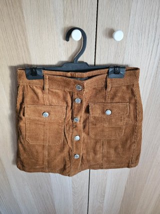 Falda de pana marrón Stradivarius
