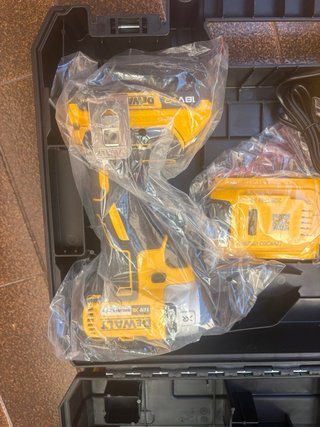Atornillador DeWalt DCF887D2 18V