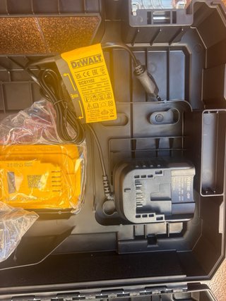 Atornillador DeWalt DCF887D2 18V