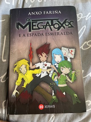Os megatoxos e a espada esmeralda