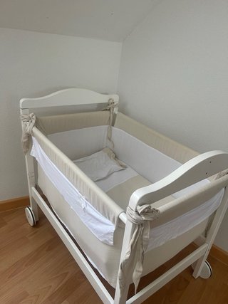 Cuna de bebé blanca